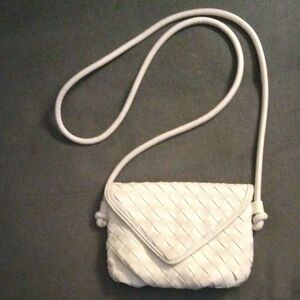 Urban Expressions White Crossbody Bag